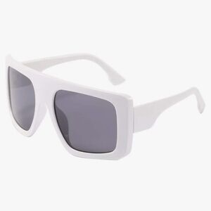 One Oversized Sunglasses w/ Case and Cleaning Cloth